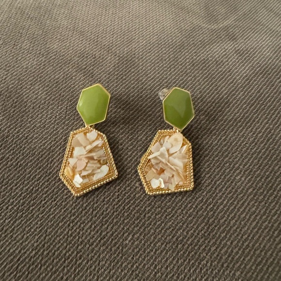 Elegant Gold and Green Geometric Earrings - Picture 4 of 5